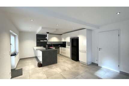 Wohnung zum Mieten in Wiesbaden Medenbach 2.340,00 € 195 m² - Wiesbaden / Medenbach