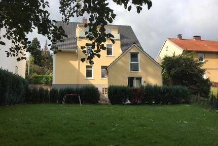 Traumhafte helle Dachgeschoß Wohnung 2ZKB Abstellraum Kellerraum Balkon Garten Stieghorst - Bielefeld