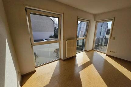 helle 2 Zimmer Eigentumswohnung keine EBK - Aschaffenburg Damm