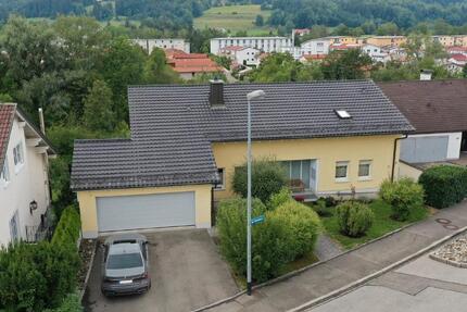 Modernisiertes Mehrfamilienhaus mit vier Wohneinheiten - Kempten (Allgäu) Auf der Halde
