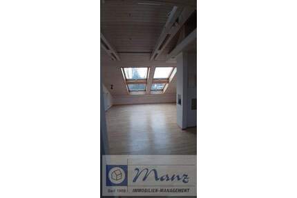 1 Zimmerwohnung im Dachgeschoss in Singen zu vermieten, helle freundliche Wohnung - Singen (Hohentwiel)