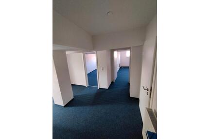 2-R Wohnung 80qm in Arnstadt, Dusche, EBK, Dachterrasse