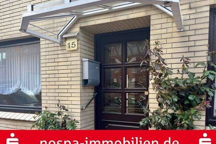 Nur 3 Gehminuten zum Tönninger Hafen! Einfamilienhaus mit gepflegtem Garten und Garage!