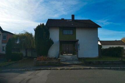 Einfamilienhaus in Walldürn mit ca. 1100 m² Grundstück.