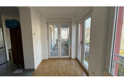 Moderne 2-Zimmer-Wohnung mit Balkon, Parkettboden und Stellplatz - Crailsheim
