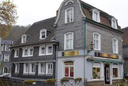 Wohn- und Geschäftshaus in Velbert-Langenberg 2022 saniert - Velbert Langenberg