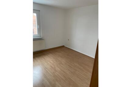 3-Raum Wohnung - 390,00&nbsp;EUR Kaltmiete, ca.&nbsp; 52,00&nbsp;m&sup2; in Rudolstadt (PLZ: 07407)