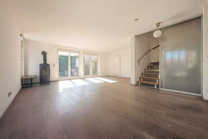 Ein Ort zum Wohlfühlen - gepflegtes Reiheneckhaus mit sonnigem Süd-Garten - München Allach-Untermenzing