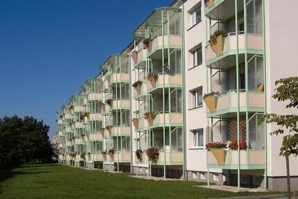 Sanierte 2-Raum-Wohnung mit Badewanne u. Balkon in Zwötzen - Gera Alt-Taubenpreskeln
