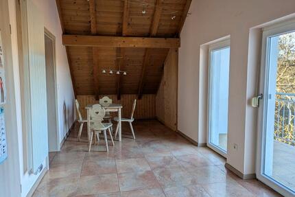 Zweifamilienhaus (215 qm) mit großem Grundstück (über 1.500 qm) - Vilshofen an der Donau