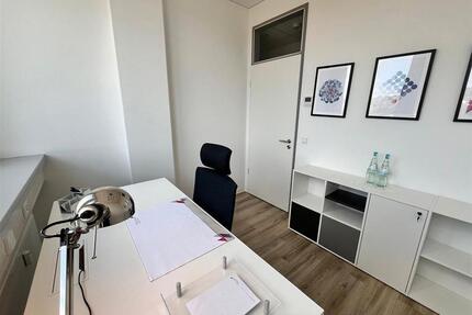 Kompaktes Einzelbüro mit professionellem Umfeld in Wiesbaden