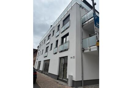 Luxus 1-Zimmer Penthouse (40 m²) mit Einbauküche & Dachterrasse i - Langenselbold