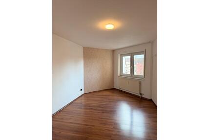 Zentrale 2-Zimmer-Wohnung mit Einbauküche in Ludwigshafen - Ludwigshafen am Rhein
