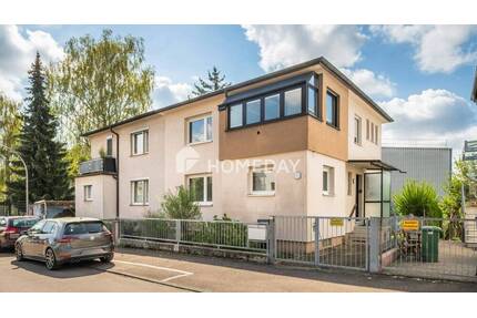 Doppelhaushälfte mit Garten, 5 Zimmern und Ausbaupotenzial in Stuttgart Rot