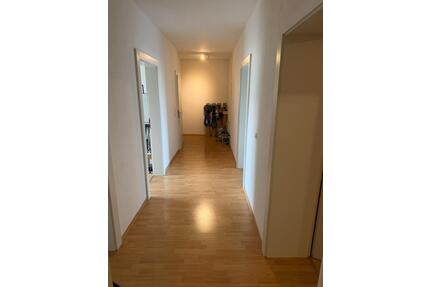 3 Zimmer Wohnung 101 qm Balkon, Badewanne und Küche - Mannheim Almenhof