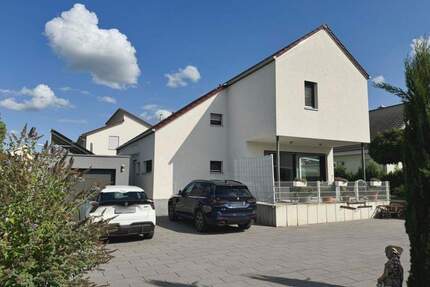 Traumhaftes Einfamilienhaus mit individueller Architektur in Kirrlach! - Waghaeusel