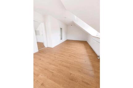 Renovierte 2-Zimmer-Wohnung in Allersberg – 59 m² mit Garage