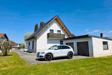 Charmantes Haus mit zwei Wohneinheiten in Pförring-provisionsfrei
