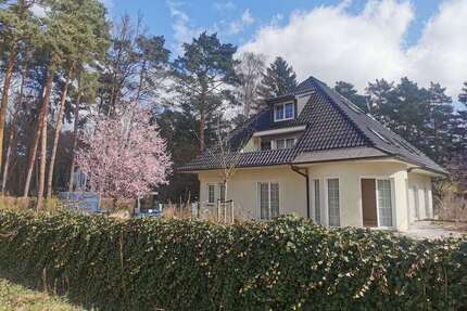 Haus zum Kaufen in Falkensee 910.000,00 € 261.07 m²