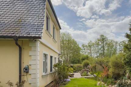 Haus zum Kaufen in Falkensee 359.000,00 € 210 m²