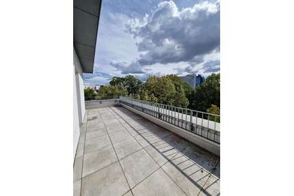 Wohnung zum Mieten in Frankfurt 1.800,00 € 94 m²