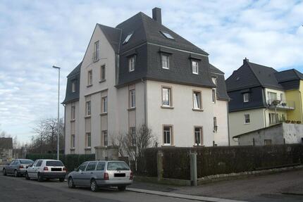 Geräumige 5 Zimmer und 2 Bäder - 600,00&nbsp;EUR Kaltmiete, ca.&nbsp; 104,00&nbsp;m&sup2; in Limbach-Oberfrohna (PLZ: 09212)