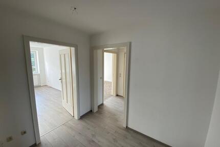 Helle 3 Zimmer Wohnung 4. OG frei ab 15.5.26 evtl. früher - Nürnberg Gibitzenhof