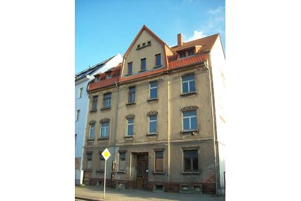 leerstehender dreigeschossiger unterkellerter Altbau zu verkaufen - Döbeln