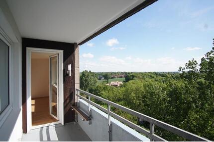~ große Familienwohnung (max. 4 Personen) mit Balkon + Aufzug + Grünanlage + Spielplatz ~ - Mülheim an der Ruhr Dümpten
