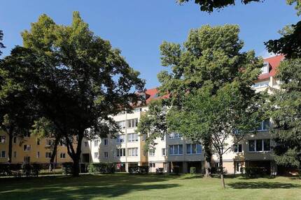 Schicke Dachgeschoss-Wohnung mit 4 Zimmern. - Dresden Striesen-Süd