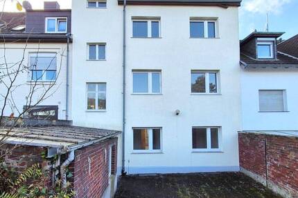 Bezugsfreies 3-Familienhaus, geeignet als Mehrgenerationenwohnen in zentraler Würselener-Wohnlage