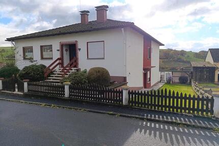 Haus in Sinntal Neuengronau - 185.000,00&nbsp;EUR Kaufpreis, ca.&nbsp; 182,00&nbsp;m&sup2; in Sinntal (PLZ: 36391)