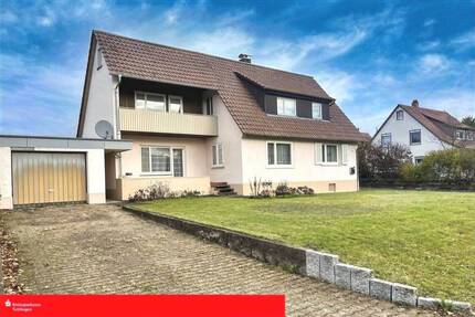 1-2 Familienhaus mit 2 Garagen in TOP-Lage in Tuningen
