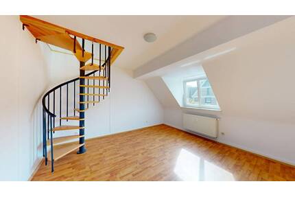 ALTSTADTFLAIR MIT AUSBLICK - MAISONETTE ÜBER DEN DÄCHERN DÜSSELDORFS