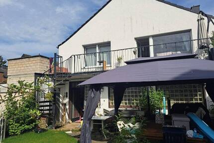 Freistehendes Einfamilienhaus mit Küche, PV, Wallbox, Garten - Alsdorf Mariadorf