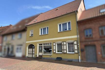 Grundstück in Innenstadtlage am Kanal - Wohn-& Geschäftshaus mit Nebengelass & Innenhof offenbart eine Menge Potential - Röbel/Müritz