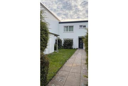 Modernes kernsaniertes Reihenhaus mit Garten von Privat - Frankfurt am Main Nord-West