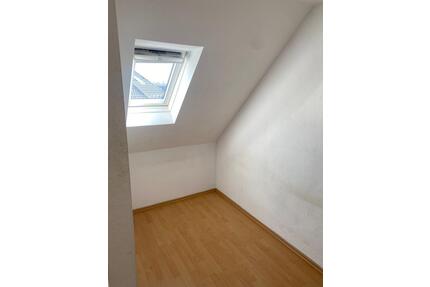 Dachzimmer klein 5 Stock - 350,00&nbsp;EUR Kaltmiete, ca.&nbsp; 6,00&nbsp;m&sup2; in Frankfurt am Main (PLZ: 60316) Nordend Ost