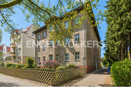 Modernisierte 2-Zimmer-Dachgeschosswohnung in begehrter Lage von Berlin-Lichterfelde