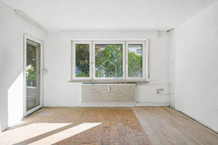 3-Zimmer-Wohnung mit Potenzial und Außenstellplatz - Esslingen Oberesslingen