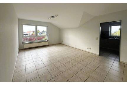 Gepflegte 2-Zimmerwohnung mit neuer Küche, Balkon und Stellplatz in Horhausen - Horhausen (Westerwald)