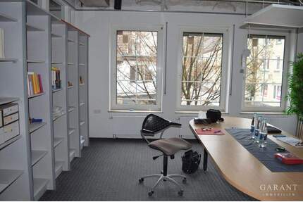 Große, sehr helle Wohnung mit eigenem Treppenhaus, TG-Stellplatz und diversen Extras! - Geislingen an der Steige