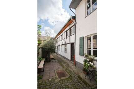 Haus zum Kaufen in Krefeld 250.000,00 € 75 m²