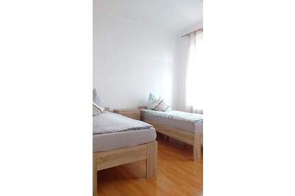 Preissenkung! 4 Zi. Wohnung mit Balkon und Badewanne - Plauen Stadtmitte