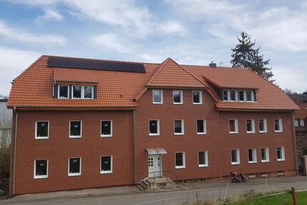 Mehrfamilienhaus nah an der Natur, der stille Kontrast zur Stadt. - Delligsen