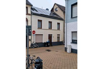 Komplett renoviertes Haus im Zentrum von Euskirchen.Tel.105770934