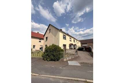 Haus zum Kaufen in Lampertswalde 165.000,00 € 184 m²