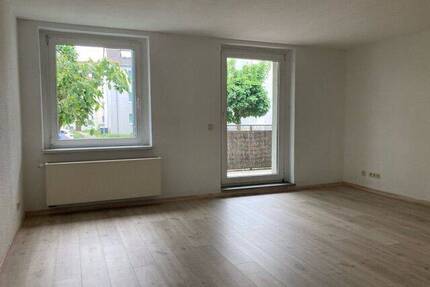3 Zimmer im Erdgeschoß - 482,00&nbsp;EUR Kaltmiete, ca.&nbsp; 72,90&nbsp;m&sup2;&nbsp;Wohnfl&auml;che in Dessau-Roßlau (PLZ: 06847) West