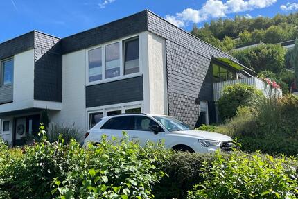 Schönes Einfamilienhaus - 420.000,00&nbsp;EUR Kaufpreis, ca.&nbsp; 215,00&nbsp;m&sup2; in Bestwig (PLZ: 59909)