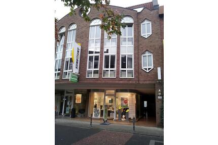 Neubezug nach Teil-Sanierung: schöne, geräumige 2 Zi. Wohnung - Elsdorf